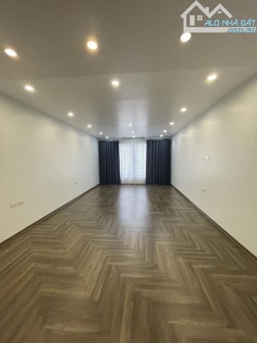 Bán nhà Ngọc Thuỵ Long Biên. 60m2 x6 tầng . Kinh doanh. Gara oto - 1