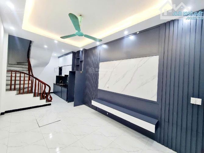 CC bán nhà 5 tầng, full nội thất, 43m2 2 mặt thoáng, tại ngõ 24 đường tả thanh oai, HN - 1