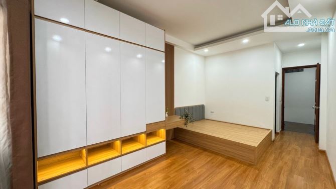 Kim Ngưu - Lạc Trung, 42m2 x 3 tầng, ở ngay, giá chỉ nhỉnh 8 tỷ - 1