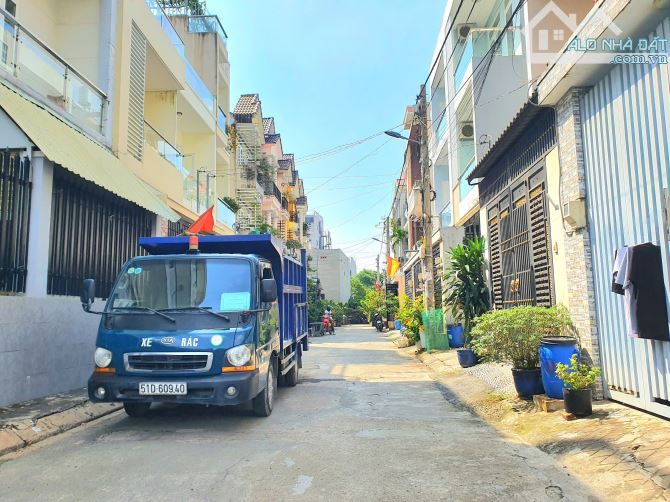 Bán đất hẻm đường 102 , TNPA, Q9 - DT : 57.6m2 ngang 4x14.4m chỉ 4 tỷ - 1