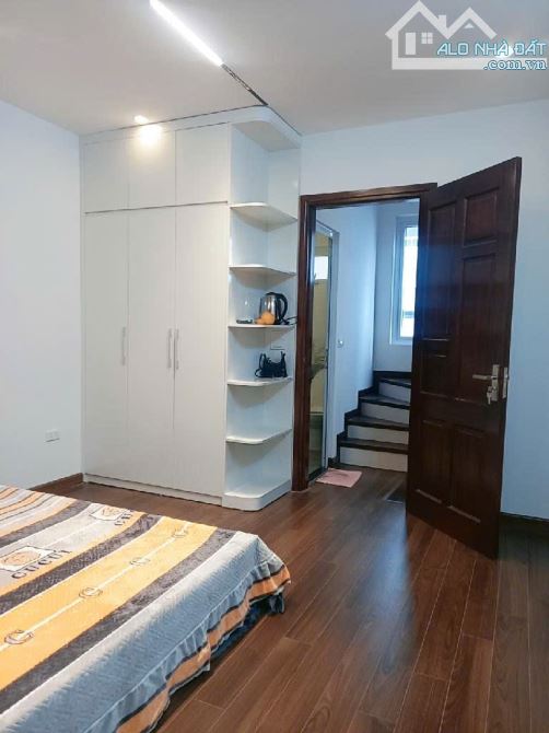 TRUNG TÂM CẦU GIẤY - NHÀ MỚI ĐẸP Ở NGAY - GẦN PHỐ - GẦN NHIỀU TRƯỜNG ĐẠI HỌC - 33M2 - 1