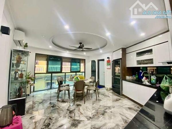 HOA HẬU PHỐ VIP NGUYỄN AN NINH-Ô TÔ ĐỖ GẦN-55m2-5 TẦNG THANG MÁY-TẶNG NỘI THẤT TIỀN TỶ - 1