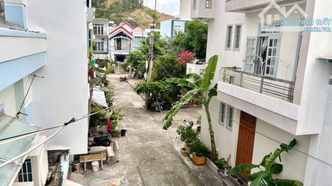 Bán nhà 2 tầng khu Hòn Xện, Vĩnh Hoà, Nha Trang - 1