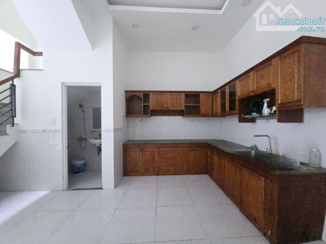 BÁN NHÀ 5X11, 55M2 X 3 TẦNG BTCT 4PN - ĐẦU ĐƯỜNG LÊ VĂN VIỆT - ĐÌNH PHONG PHÚ - NHỈNH 5 TỶ - 2