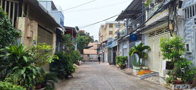 Bán nhà riêng 2 tầng đường 449 Lê Văn Việt, TP Thủ Đức - giá tốt chỉ 5,7 tỷ, dtsd 100m2 - 2