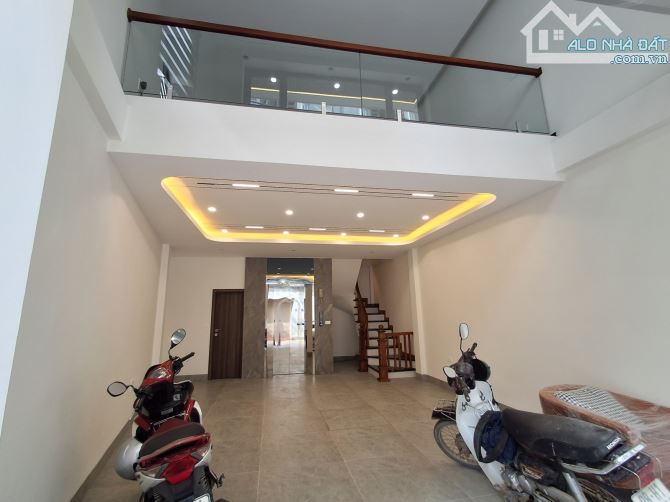 Siêu hiếm! Lô góc 2 thoáng, Nguyễn Văn Trỗi, Hà Đông, 42m2, 5T, oto, KD, giá rẻ, nhỉnh 10 - 2