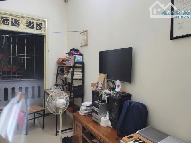 Giảm sốc gần 2 tỷ nhà mặt ngõ Hoàng Quốc Việt Cầu Giấy, ô tô, ngõ thông, 60m, 4T, MT4.5m. - 2