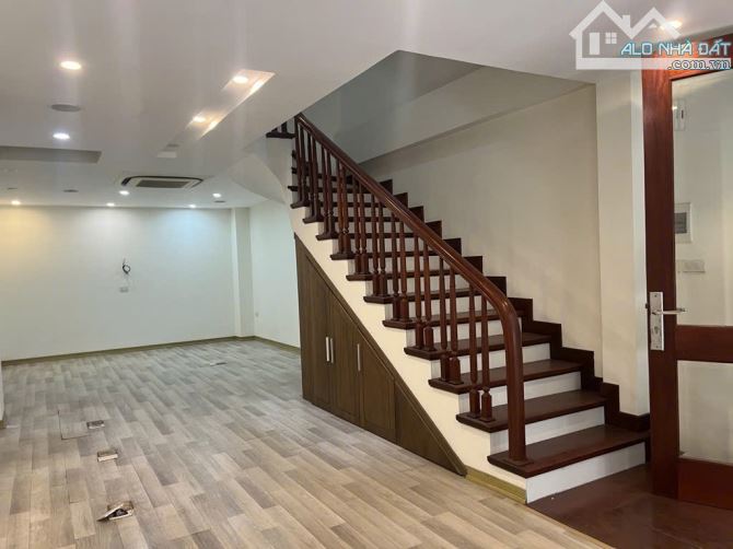 BÁN NHÀ ĐỊNH CÔNG - GARA Ô TÔ - GẦN VÀNH ĐAI 2.5 - KINH DOANH TỐT - 58M², 5 TẦNG, CHỈ 12.2 - 2