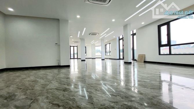 Cho thuê - Nguyễn Hữu Huân - 130m2 - 7 tầng 1 hầm - mặt tiền 5.2 m - thông sàn thang máy - 2