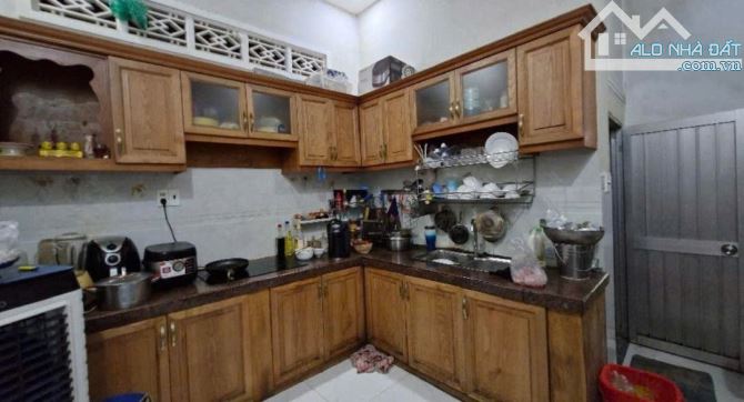 Bán nhà riêng 2 tầng đường 449 Lê Văn Việt, TP Thủ Đức - giá tốt chỉ 5,7 tỷ, dtsd 100m2 - 3