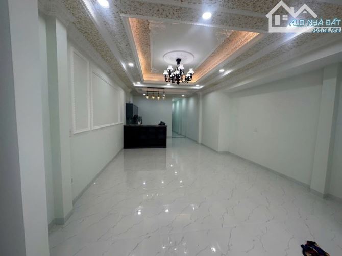 NGAY CV LÀNG HOA - HẺM 3,5 Sát HXT, 79M2, NGUYỀN VĂN KHỐI - BÁN ĐẤT TẶNG NHÀ - NHỈNH 5 TỶ - 3