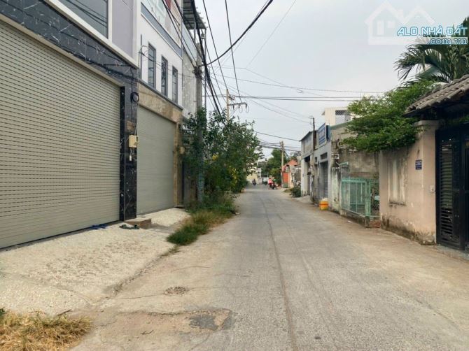 Nhà 3 lầu 1 lửng Võ Văn Hát dt 210m2 sàn sổ riêng ngang bề thế 5,5m - 3