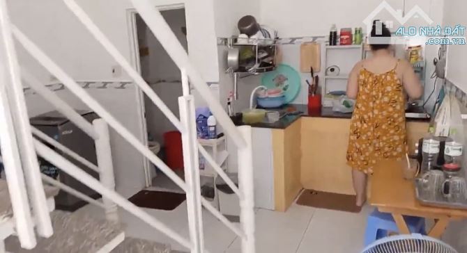 GẤP BÁN NHÀ QUANG TRUNG P8 GÒ VẤP ,40M BTCT 2 TẦNG XE HƠI TRÁNH THÔNG CHỈ HƠN 3 TỶ - 4
