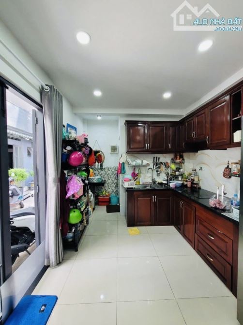 B.ÁN NHÀ - TRẦN VĂN ĐANG, P.11, QUẬN 3 - NGANG 3M - 33M² - 4PN - 3 TẦNG - GIÁ CHỈ 5.5 TỶ - 4