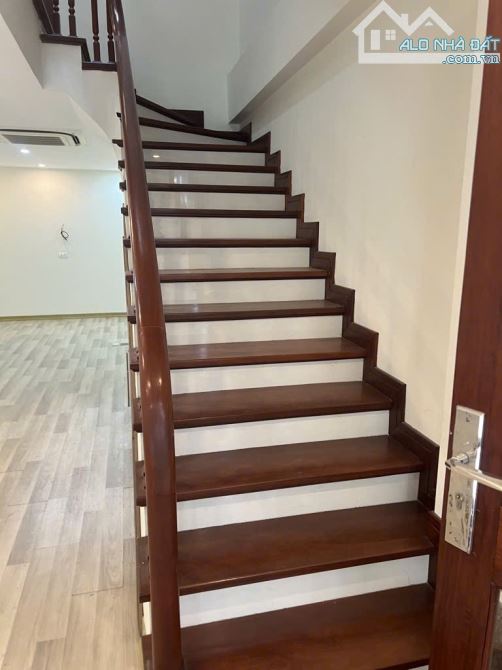 BÁN NHÀ ĐỊNH CÔNG - GARA Ô TÔ - GẦN VÀNH ĐAI 2.5 - KINH DOANH TỐT - 58M², 5 TẦNG, CHỈ 12.2 - 4