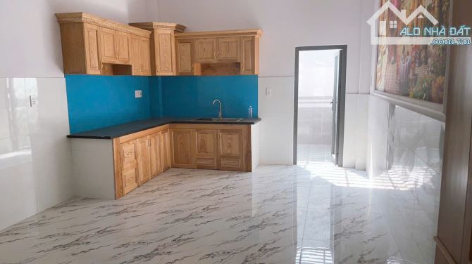 Bán căn nhà ngay Chợ Đầu Mối Hóc Môn 80m2, 3 tầng 4 phòng khép kín - 4