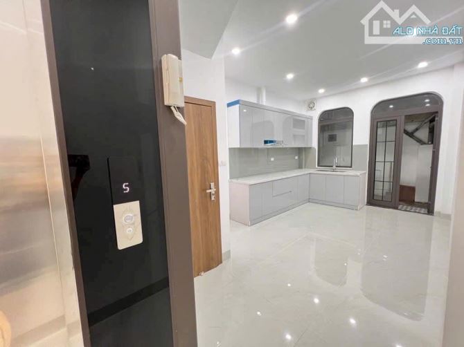 Cần bán nhà đẹp Nguyễn An Ninh phân lô ngõ thông thoáng thang máy 45/55m5 tầng 13,5 tỷ