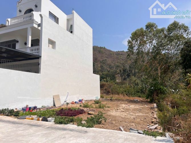 BÁN ĐẤT BIỆT THỰ SÁT BIỂN BÃI DÂU TRẦN PHÚ TP.VŨNG TÀU 208m(10x21) giá 11TỶ TL