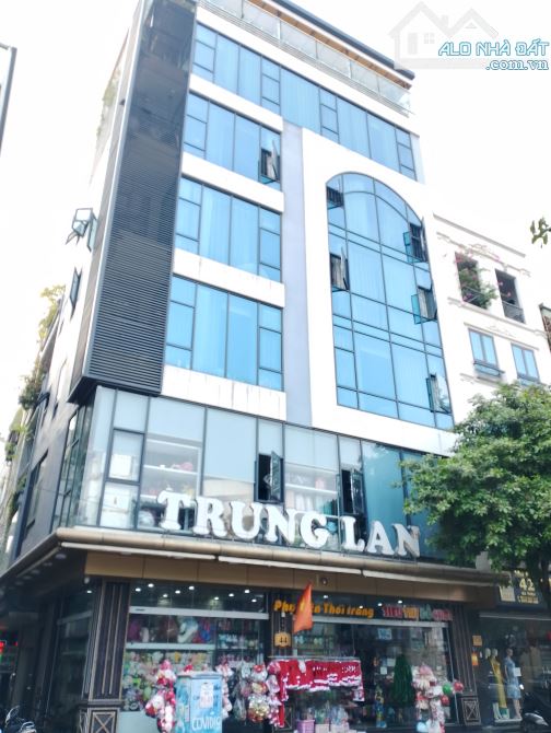 BUILDING TRUNG TÂM CẦU GIẤY 160M, MT 10M, 10 TẦNG THANG MÁY ĐẲNG CẤP DT 200tr/ tháng