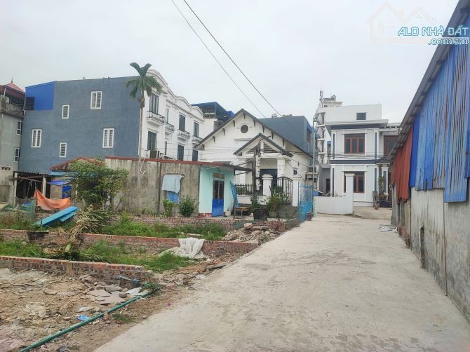 Với hơn 1 tỷ sở hữu lô đất to đi vài bước chân ra đường 351 gần chợ Minh Kha