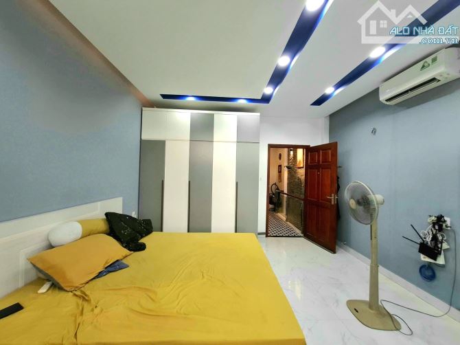 Nhà 3 Tầng Tây Lân, 56m2, Hẻm 7m thông, Shr, Giá 4,9 Tỷ.