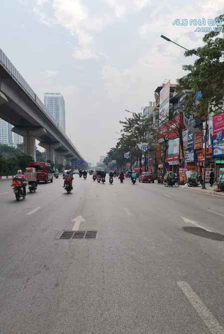 BÁN NHÀ MẶT PHỐ THANH XUÂN, GẦN NGÃ TƯ SỞ VỈA HÈ KINH DOANH, 6 TẦNG MT4M, GIÁ 18.X TỶ