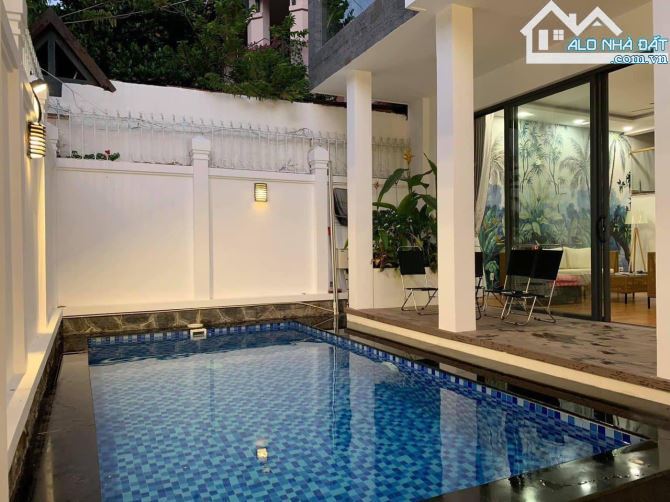 Bán Biệt Thự 1 Trệt 2 Lầu Đường Nội Bộ Lạc Long Quân 212M2 (10x21.2) - Giá: 25Tỷ
