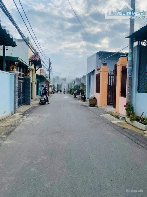 Bán nhà đẹp 1T 1L 335m2 P. Tân Tiến, Biên Hoà. 8,6x39m. Đường 6m. Giá chỉ 7,9 tỷ TL