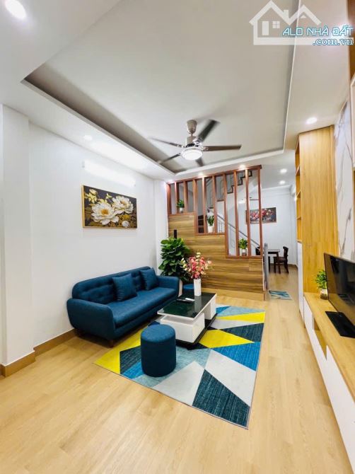 NHÀ ĐẸP 5 TẦNG KĐT ĐẠI KIM, HOÀNG MAI, 30M Ô TÔ TRÁNH, NGÕ THÔNG
