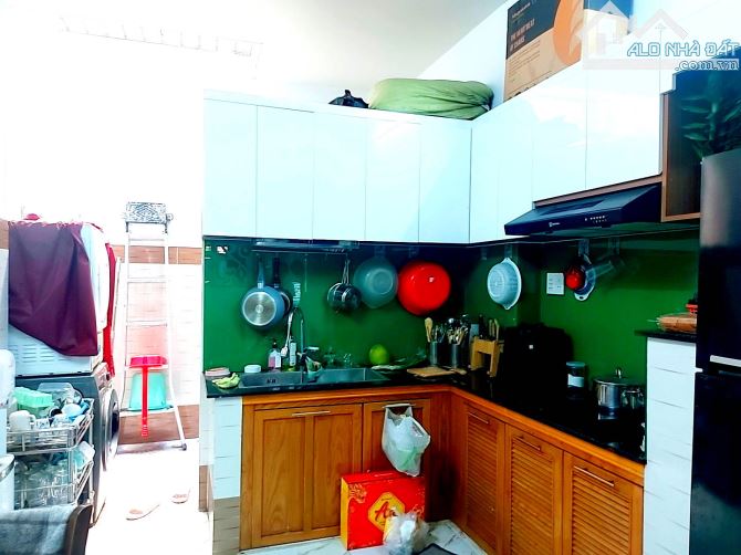 Nhà 3 tầng bán.Mặt tiền đường Dương Khuê.DT gần 60 m2.Giá nhỉnh 7 tỏi.Q Tân Phú - 6