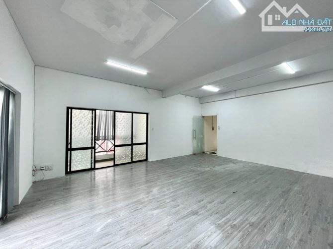 Cho thuê văn phòng Cty, studio, 3 mặt tiền 12m, xe hơi đậu thoải mái - 3