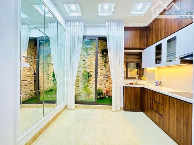 THỊNH QUANG - ĐỐNG ĐA - GẦN Ô TÔ - DIỆN TÍCH:40M X 4TẦNG -GIÁ:8.55 TỶ - 1