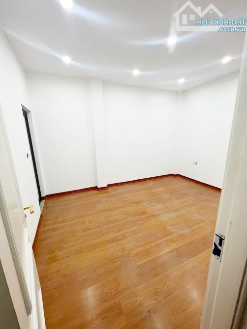 HIẾM-NHÀ NGHI TÀM ĐẸP BAN CÔNG THOÁNG, ĐI BỘ RA HỒ TÂY Ở SƯỚNG 32m2x5 TẦNG CHỈ 6,5 TỶ - 1