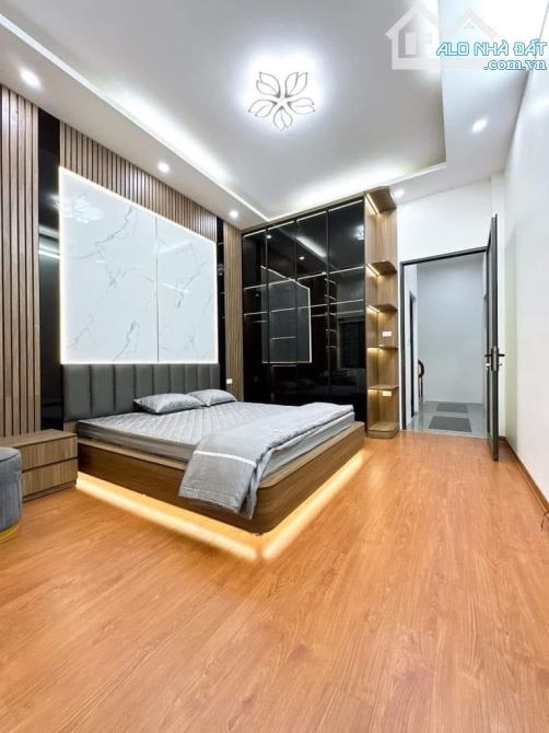 CẦN BÁN GẤP Nhà 5 tầng, 47m², vị trí vàng Cổ Điển A - Tứ Hiệp, gần ô tô tránh ! - 1