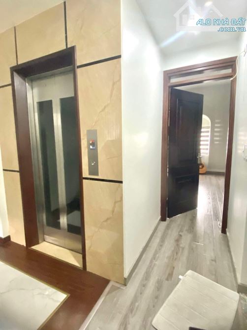 Nhà Lô Góc Green Park 319 Vĩnh Hưng . 75m² x 5 tầng, MT 5m. Thang máy. Gara ô tô. V - 2