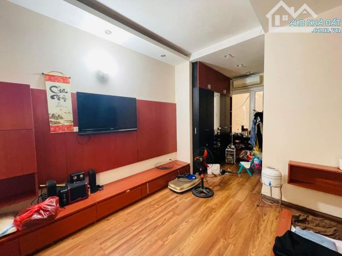 BÁN NHÀ PHÂN LÔ OTO TRÁNH VÀO NHÀ DT65M2*MT5,6M DÂN XÂY 5 TẦNG. CHỈ 15,8 TỶ - 2