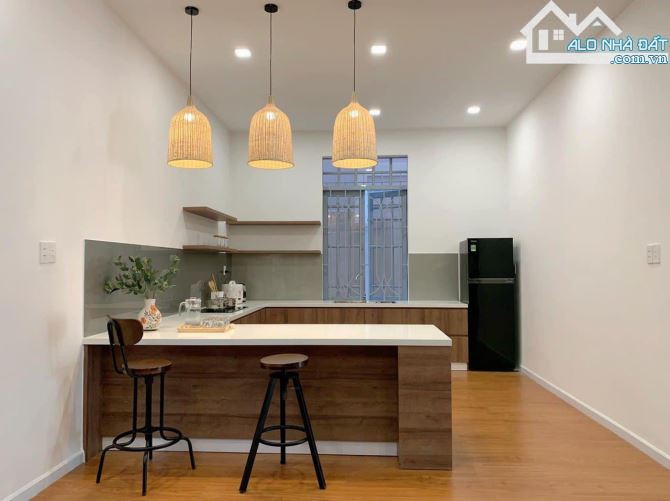 Bán Biệt Thự 1 Trệt 2 Lầu Đường Nội Bộ Lạc Long Quân 212M2 (10x21.2) - Giá: 25Tỷ - 2
