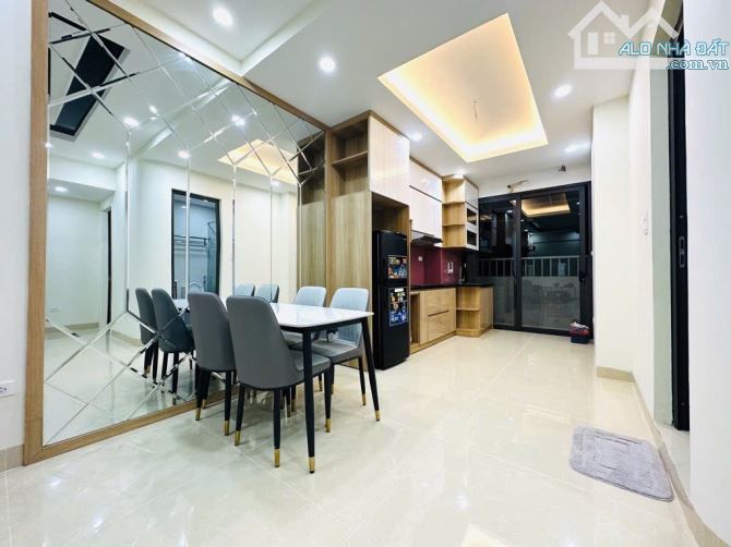 🏡🏡🏡CHUNG CƯ VIỆT HƯNG - HÀNG XÓM VIN - TẦNG ĐẸP - NỘI THẤT MỚI-Ở SƯỚNG - THOÁNG - TRUNG - 3