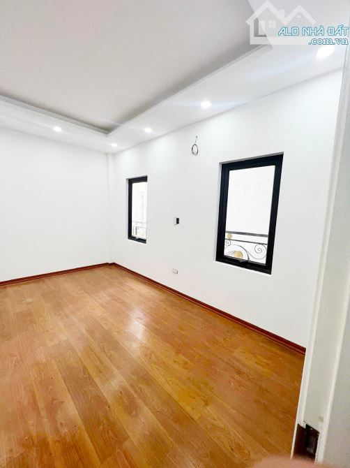 HIẾM-NHÀ NGHI TÀM ĐẸP BAN CÔNG THOÁNG, ĐI BỘ RA HỒ TÂY Ở SƯỚNG 32m2x5 TẦNG CHỈ 6,5 TỶ - 3