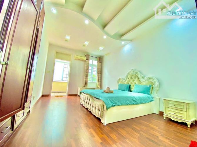 BIỆT THỰ SÂN VƯỜN 600M2 - HỒ BƠI THẢO ĐIỀN - QUẬN 2 - 3