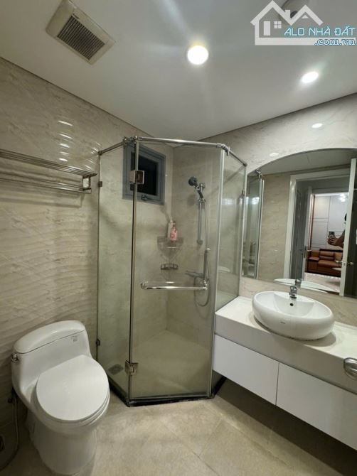 Nhà Lô Góc Green Park 319 Vĩnh Hưng . 75m² x 5 tầng, MT 5m. Thang máy. Gara ô tô. V - 4