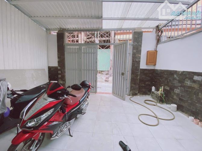 BÌNH THẠNH - NGANG HIẾM 5M - Ô TÔ VÀO NHÀ - 100M2 - VUÔNG A4 - CHỈ 9.X TỶ - 4
