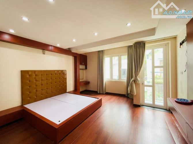 BÁN NHÀ PHÂN LÔ OTO TRÁNH VÀO NHÀ DT65M2*MT5,6M DÂN XÂY 5 TẦNG. CHỈ 15,8 TỶ - 5