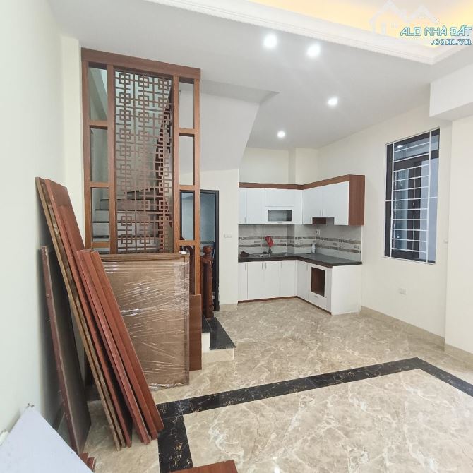 Giá Rẻ nhất khu vực, Chỉ hơn 4 tỷ sở hữu nhà 5 tầng Phúc Lợi, Lô góc gần ô tô, 30m MT 4.3m - 5