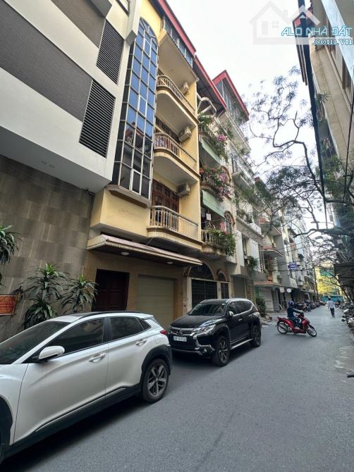 Bán nhà Phân lô Nguyên Hồng,Đống Đa DT 90m2, mt 7m.Vỉa hè,ô tô.Giá 32 tỷ - 5