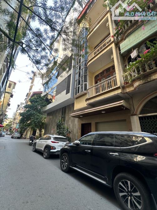 Bán nhà Phân lô Nguyên Hồng,Đống Đa DT 90m2, mt 7m.Vỉa hè,ô tô.Giá 32 tỷ - 6