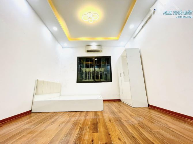 SIÊU ĐẸP - TÂN MAI - 22/28M2 - TRUNG TÂM - GẦN PHỐ - Ô TÔ GẦN - FULL TIỆN ÍCH - 3,15 TỶ. - 6