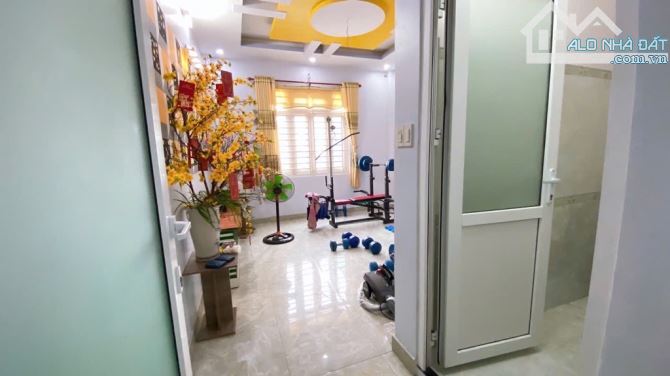 HIẾM CHỈ 8TỶ NHÀ ĐẸP 5 TẦNG HXH THÔNG TIỆN KINH DOANH NGAY EMART PHẦN HUY ÍCH P13 GÒ VẤP - 7
