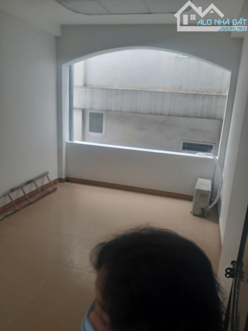 Cho thuê nhà ngõ 2 phố Phạm Tuấn Tài. Diện tích 50m2 x 4 tầng mặt tiền 4m, ngõ ô tô đi lại - 8