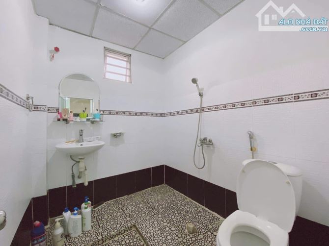 BÌNH THẠNH - NGANG HIẾM 5M - Ô TÔ VÀO NHÀ - 100M2 - VUÔNG A4 - CHỈ 9.X TỶ - 9